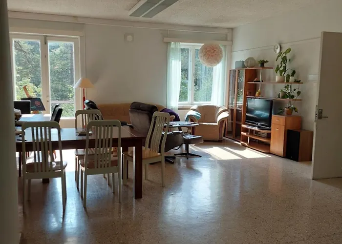 Bed & Breakfast Majoitus Jaetuissa Huoneissa Sisaeltaeen Ruokailut *